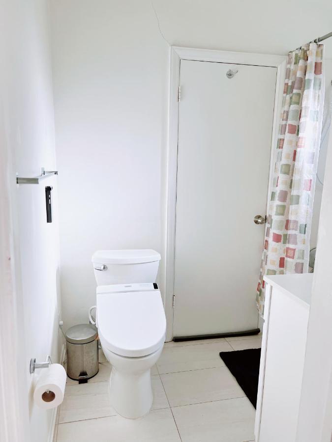 Private With En-suite Bathroom And Private Entrance In A House Homestay *