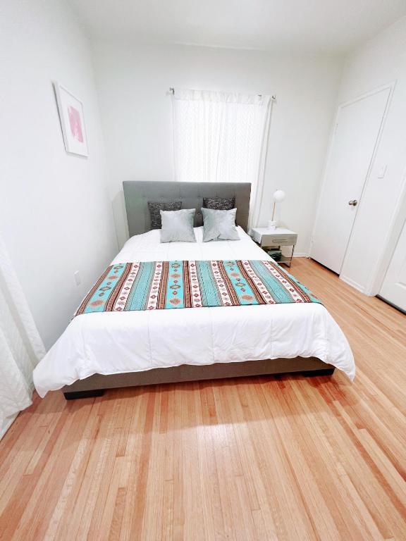 Private With En-suite Bathroom And Private Entrance In A House Homestay *
